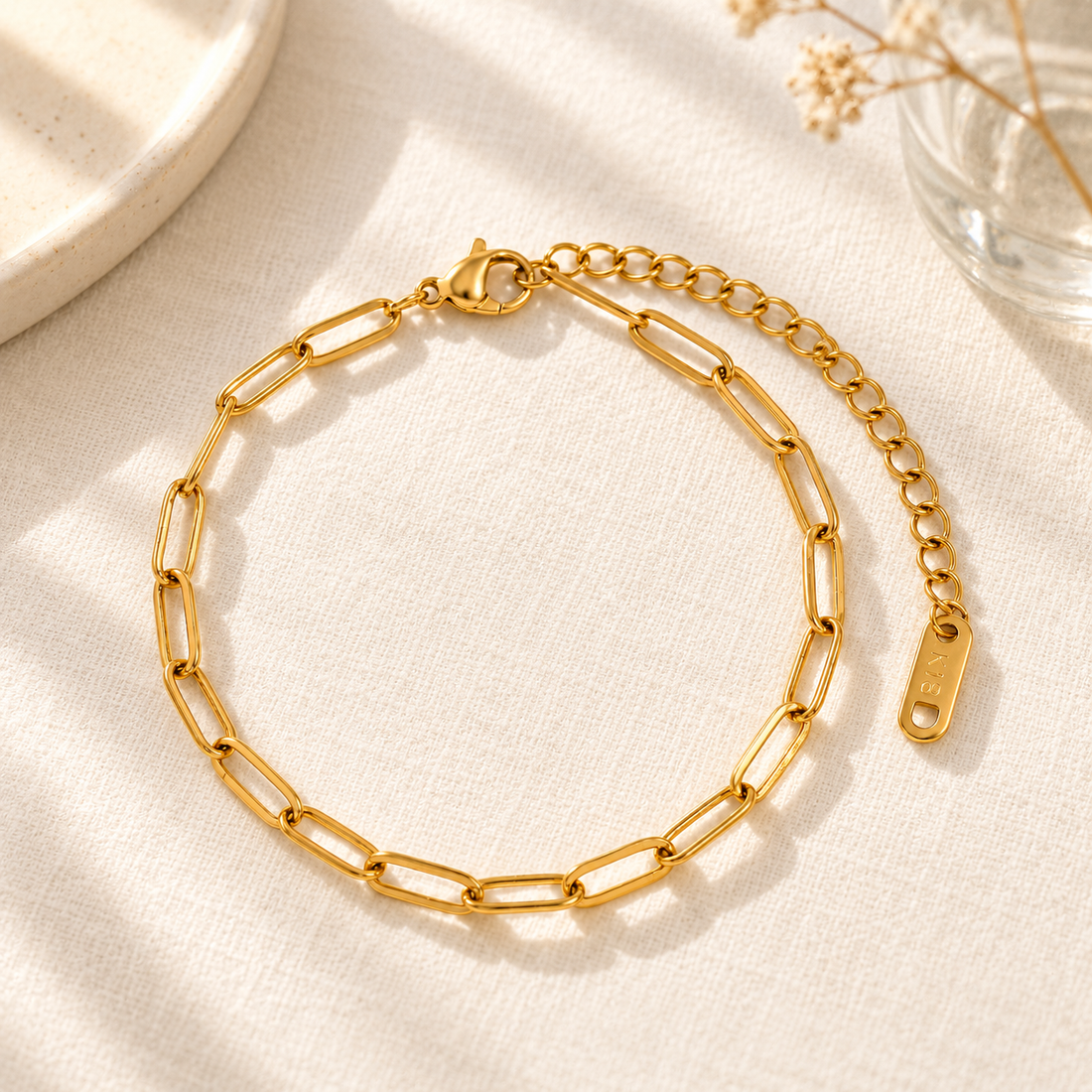 Fine gold-tone chain bracelet in stainless steel