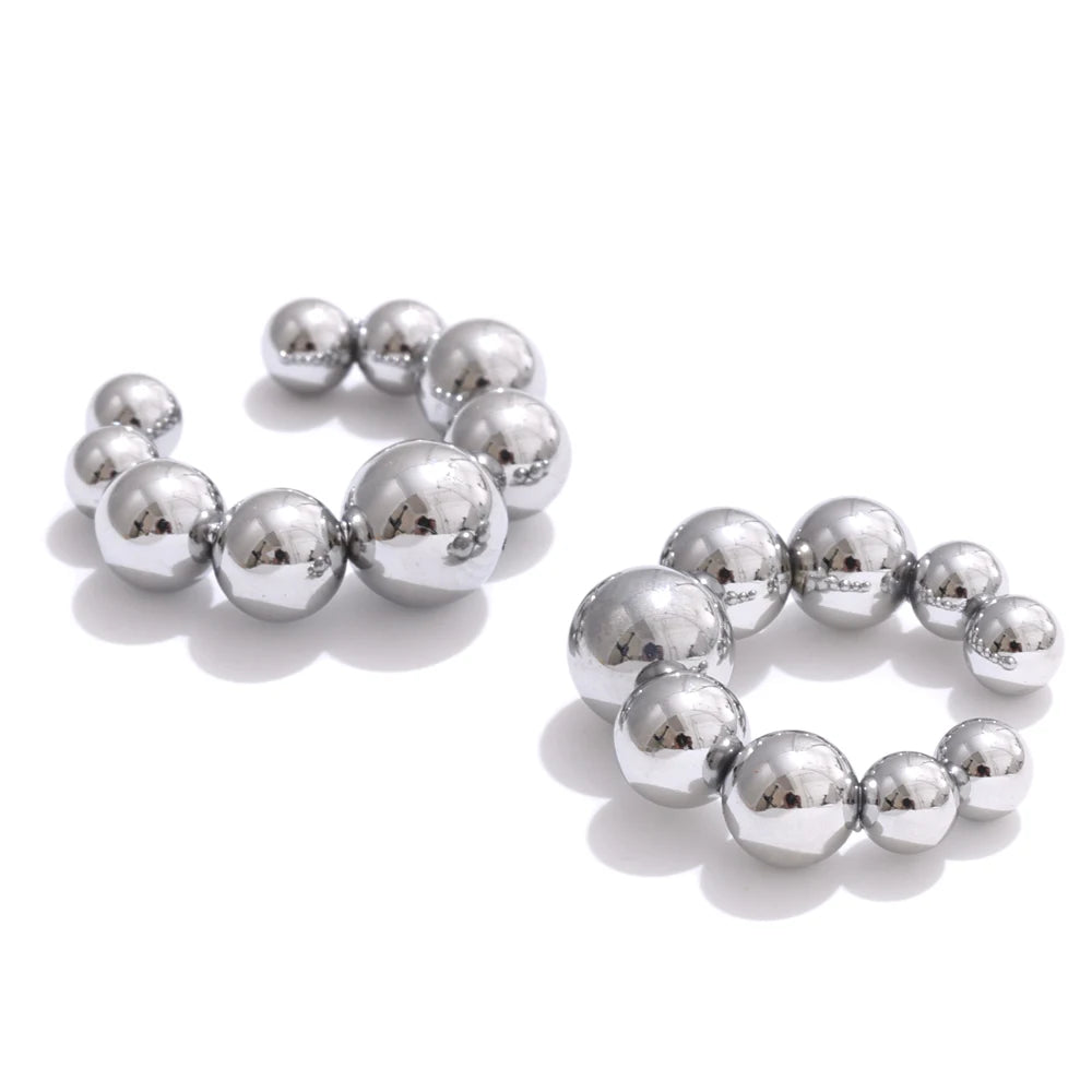 Beaded ear cuff, silver tone, on a light background – Charmhabit
