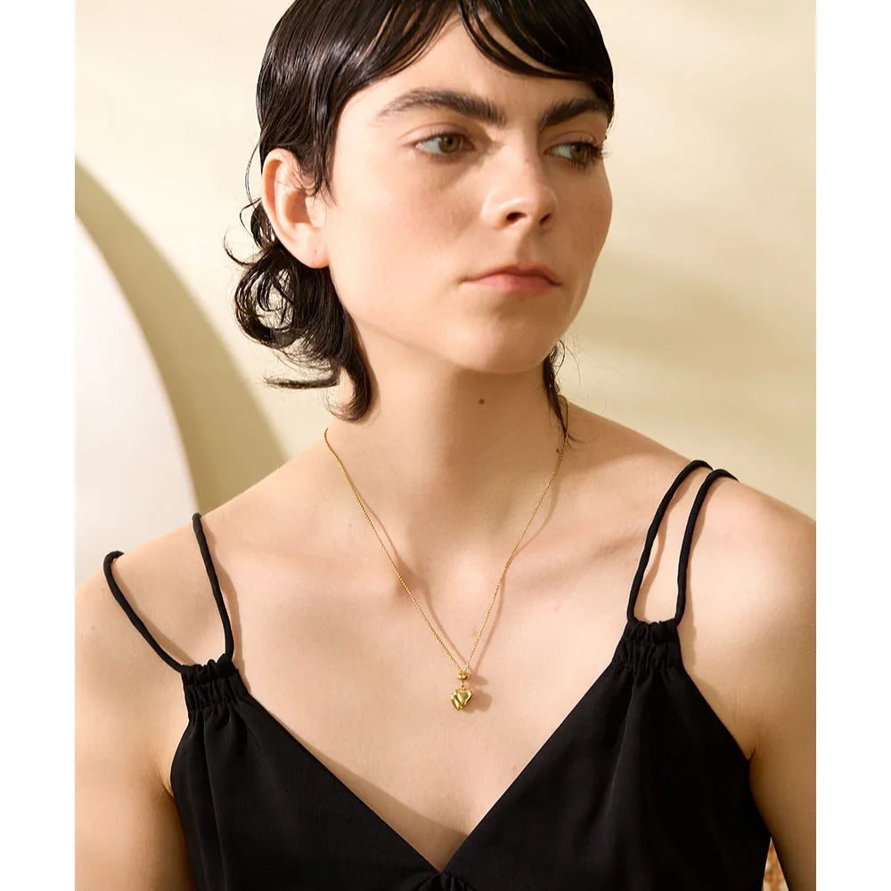 Adjustable necklace with hearts, worn – Charmhabit