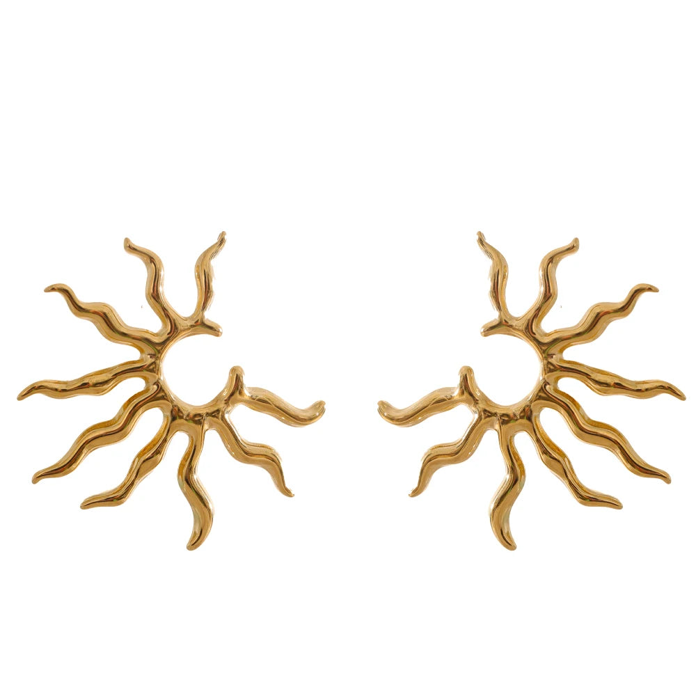 Sun stud earrings, gold – Charmhabit