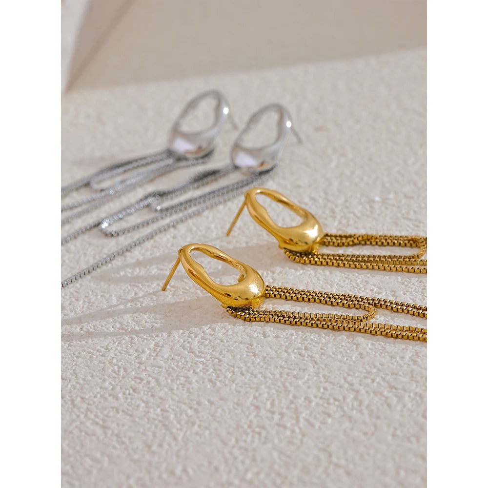 Long drop earrings with chains in gold tone and silver tone – Charmhabit
