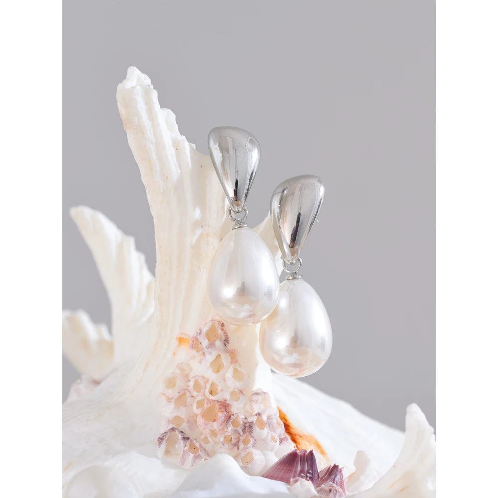 Teardrop and pearl earrings, styled shot – Charmhabit