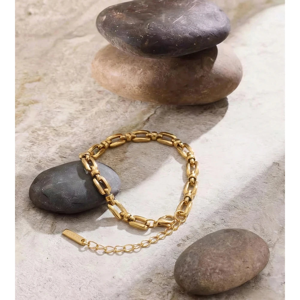 Chunky link bracelet, styled shot – Charmhabit