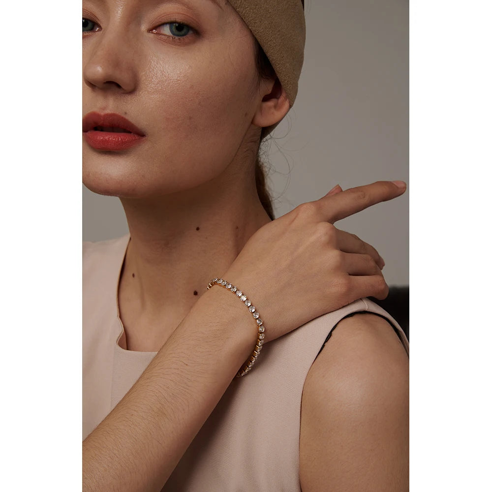 Bracelet tennis avec zircons, porté – Charmhabit
