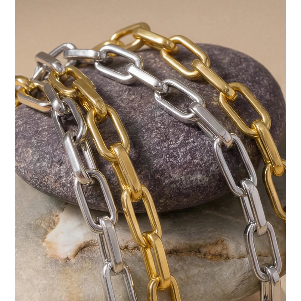 Chunky stainless steel link necklace, styled shot – Charmhabit