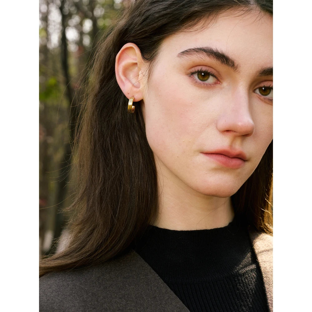 Herringbone C hoop earrings, worn – Charmhabit