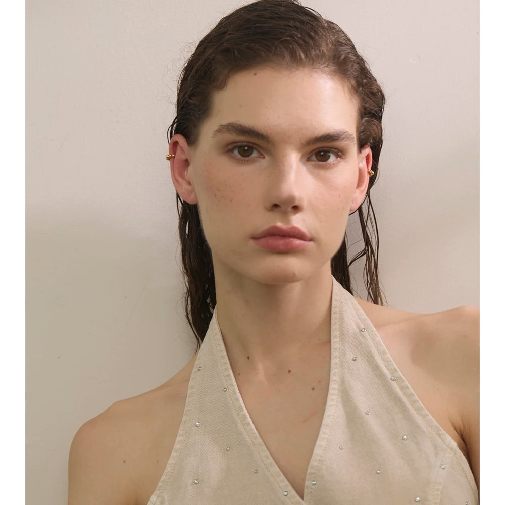 Beaded ear cuff, gold, worn along the ear rim – Charmhabit