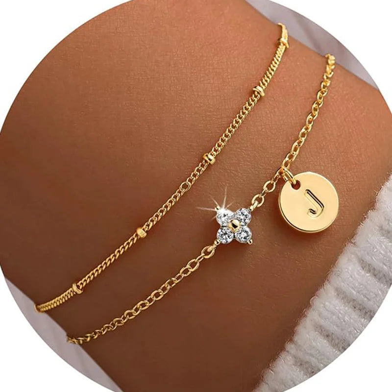Klaverarmband met letter J