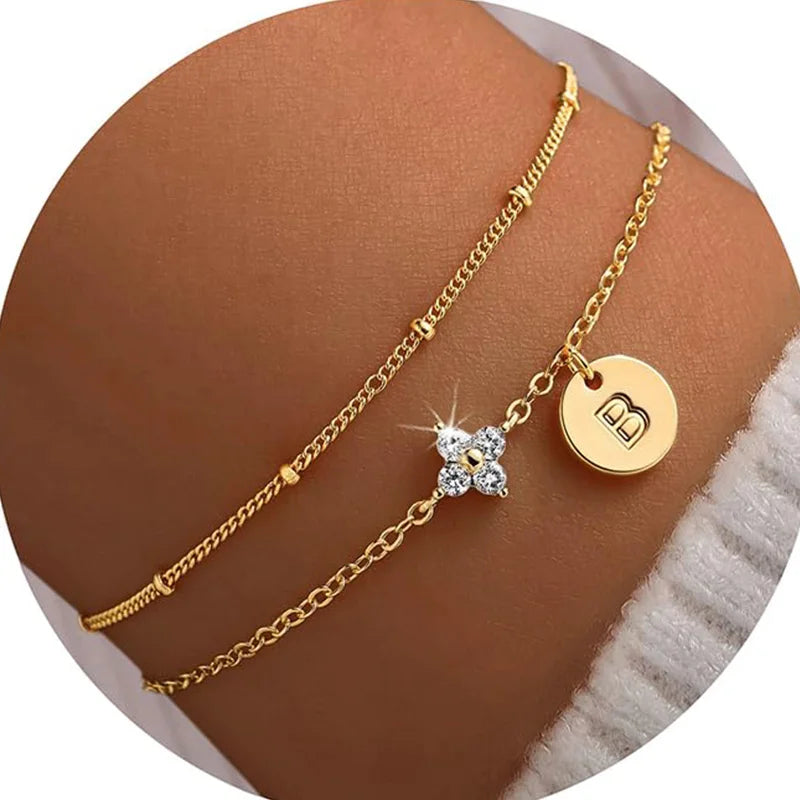 Klaverarmband met letter B