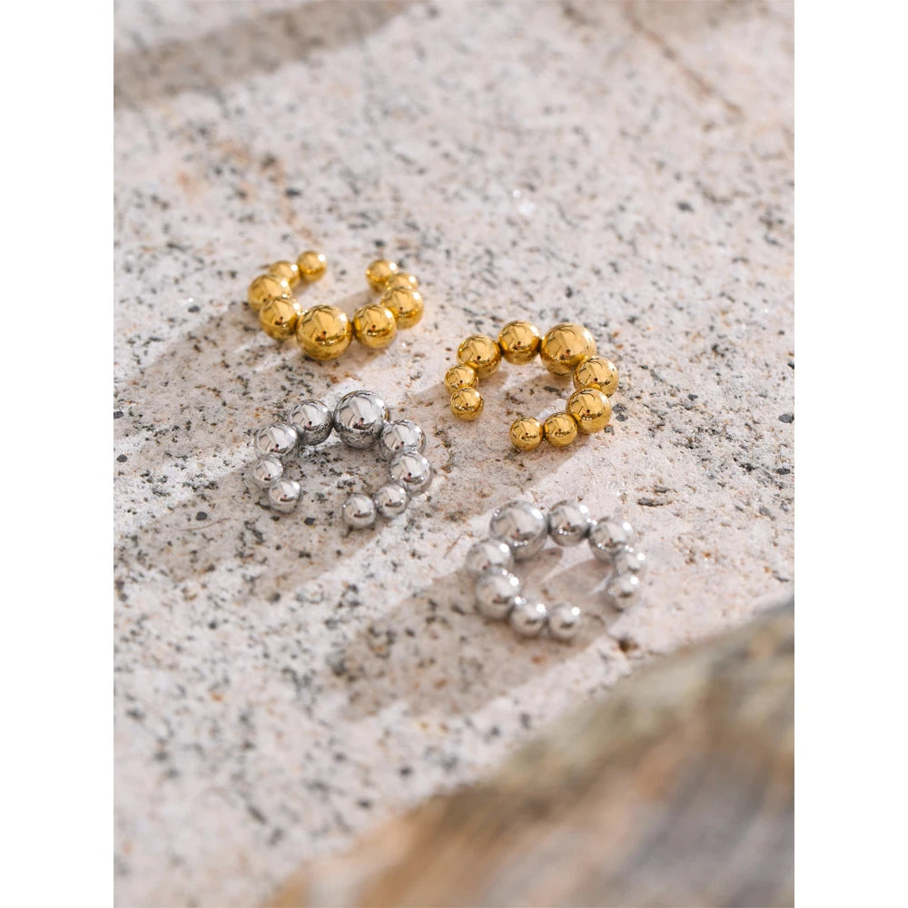 Beaded ear cuff in gold and silver on stone – Charmhabit