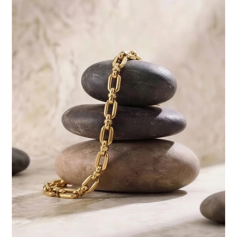 Chunky link bracelet, styled shot – Charmhabit