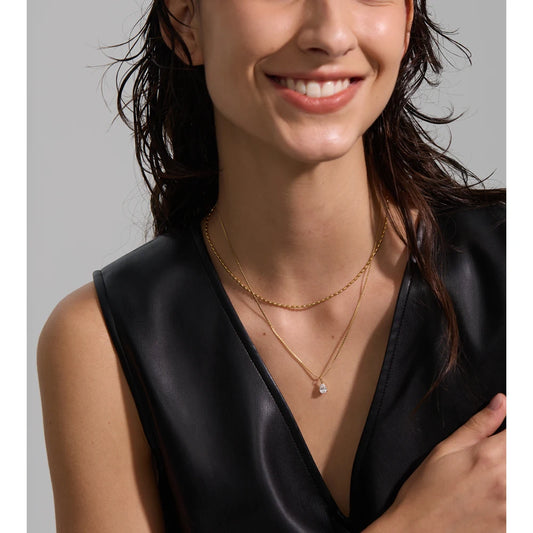 Doppelkette mit Zirkonia-Tropfen getragen – Charmhabit