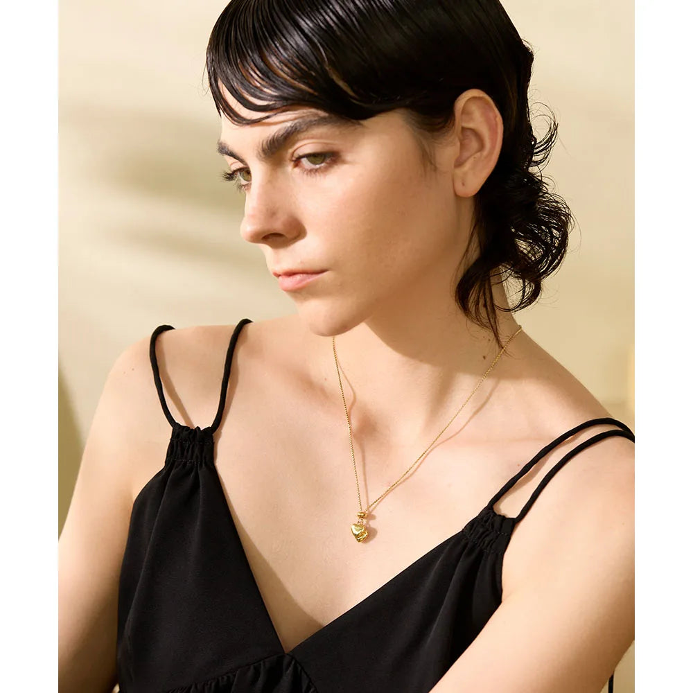 Adjustable necklace with hearts, worn – Charmhabit