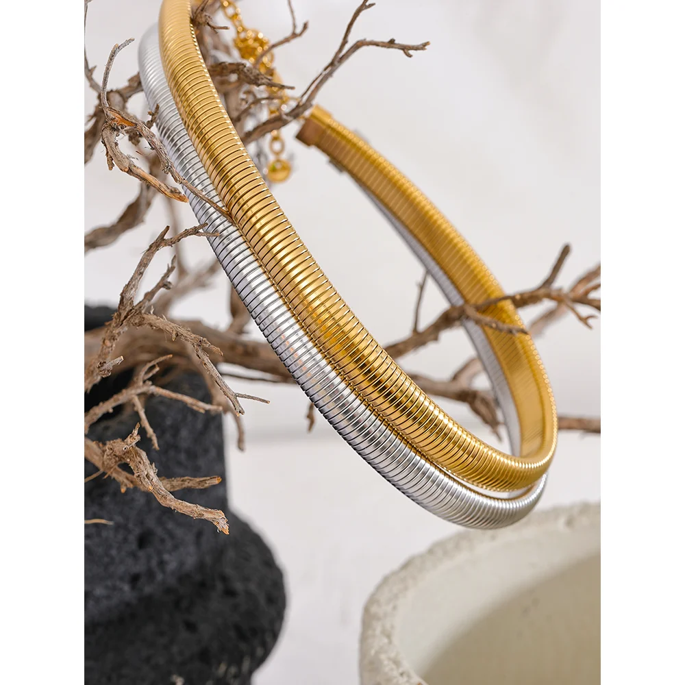 Wide flat link necklace, 6 mm, styled shot – Charmhabit