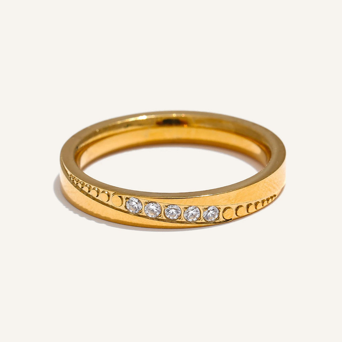 Schmaler Ring mit Zirkonia und Mondphasen, goldfarben – Charmhabit