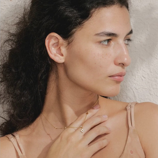 ketting-met-zirkonia-bloemhanger