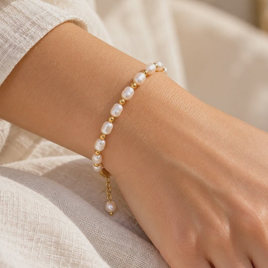 armband-met-parels-en-bolletjes