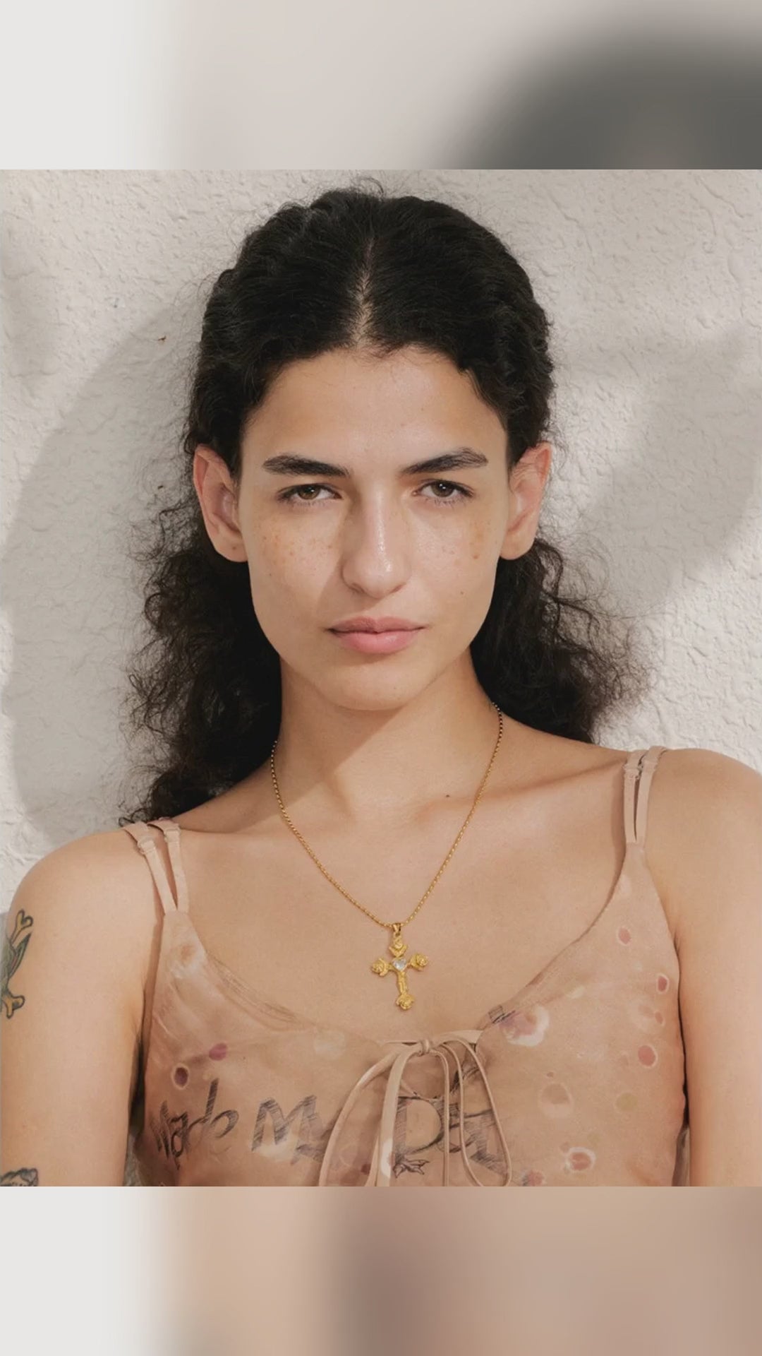 ketting-kruis-roosjes-zirkonia