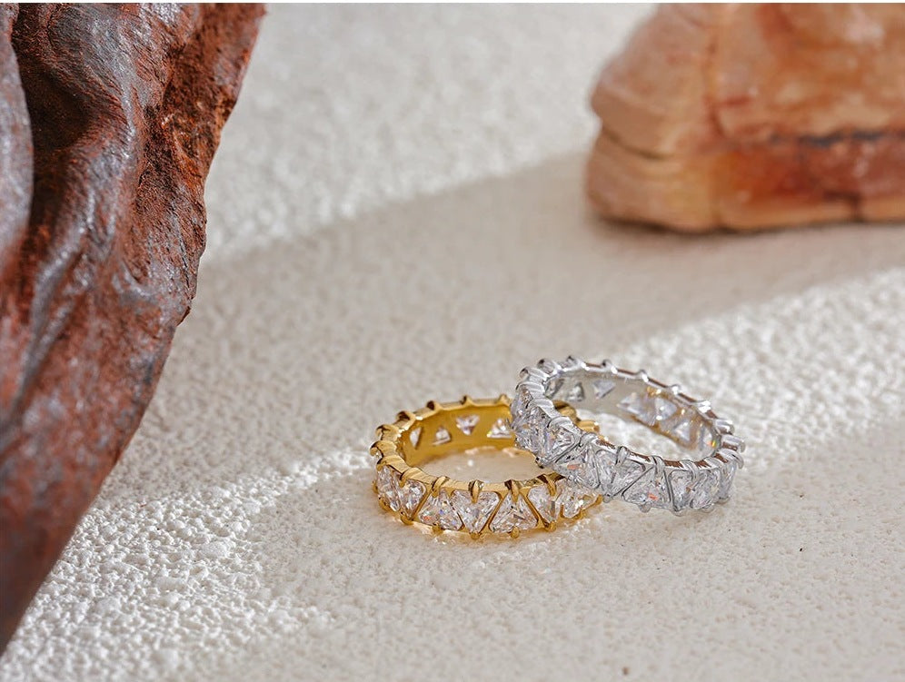 Ring with cubic zirconia hearts, in gold tone and silver tone on stone – Charmhabit