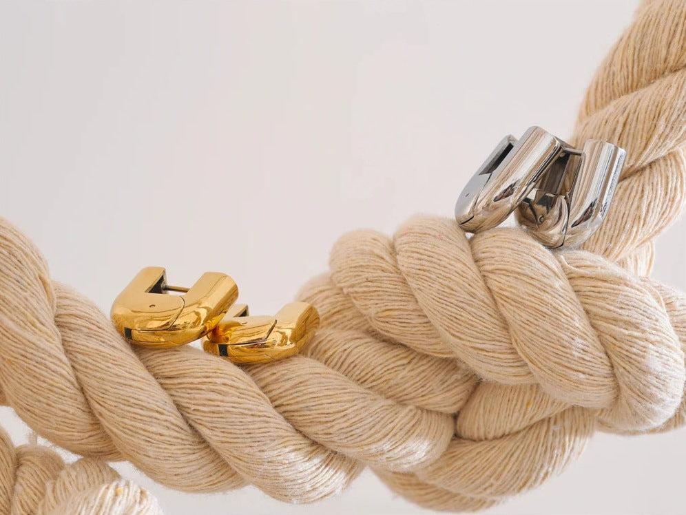 Sturdy U-shaped hoop earrings, in silver tone and gold tone on rope – Charmhabit